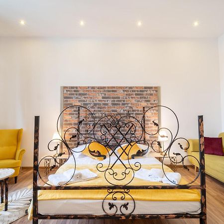 Cozy Spacious 5 Star Accommodation In The Heart Of Historic Center Kluż-Napoka Zewnętrze zdjęcie