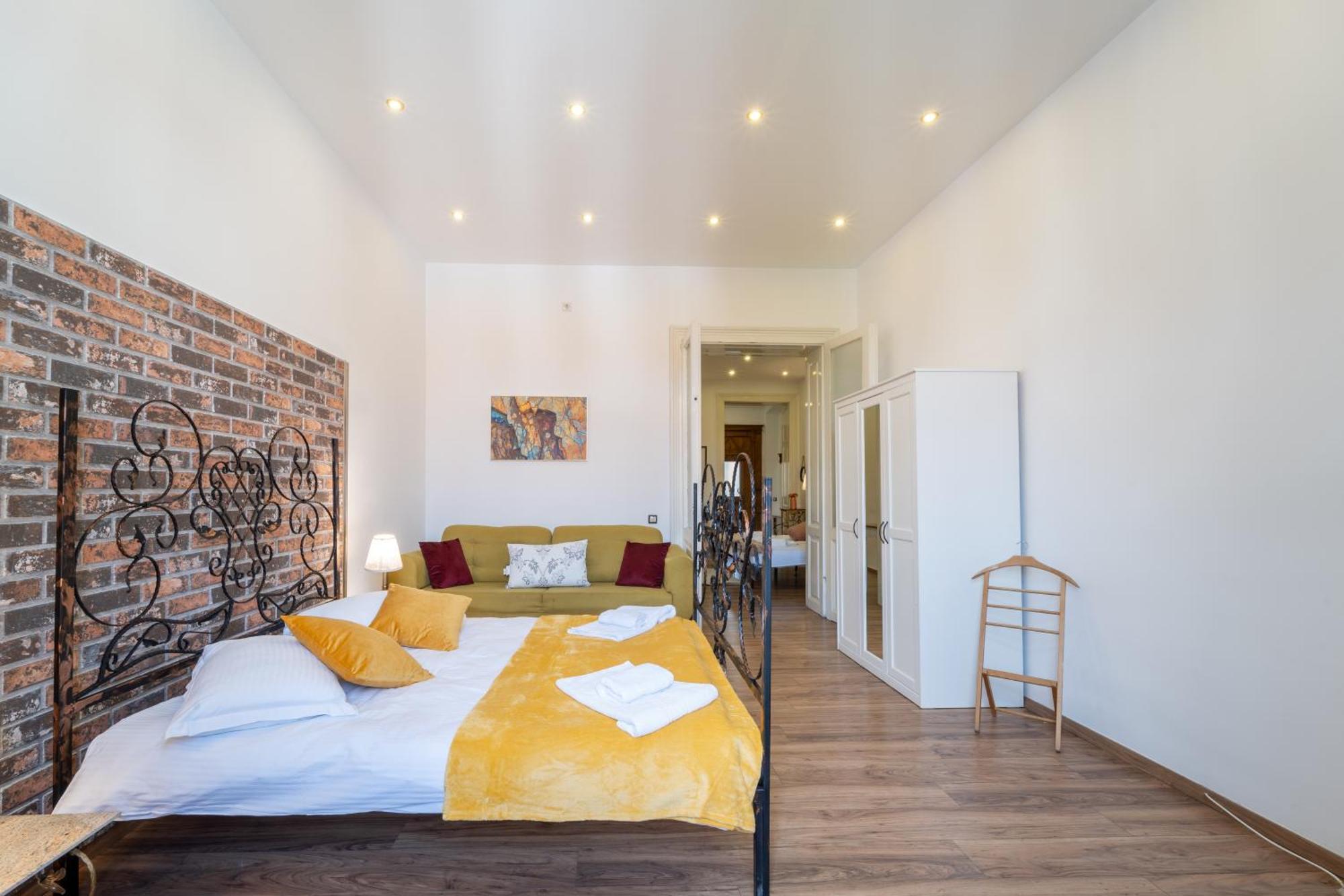 Cozy Spacious 5 Star Accommodation In The Heart Of Historic Center Kluż-Napoka Zewnętrze zdjęcie